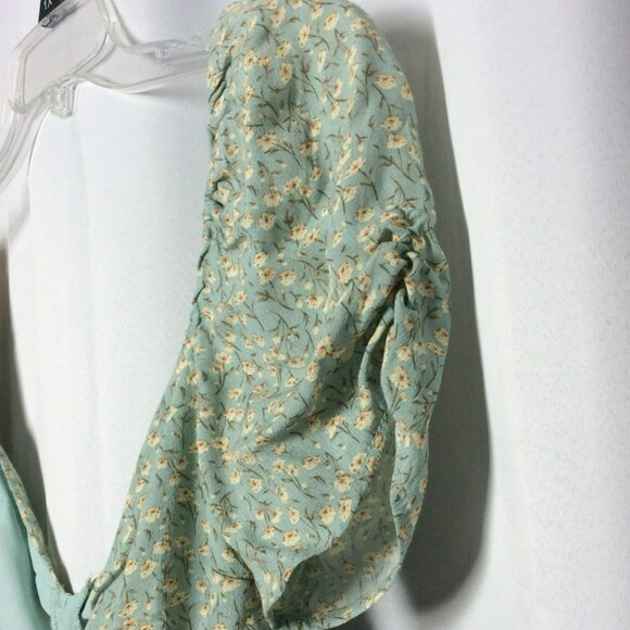 ASTR The Label Women's Top Size M Blue Ditsy Floral Babydoll Feminine Summer - Picture 5 of 7